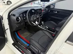 2021 Kia Cerato 1.5L CVT Fashion, белый — фото 3