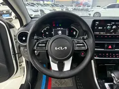 2021 Kia Cerato 1.5L CVT Fashion, белый — фото 4