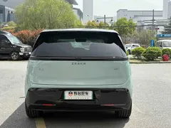 2025 Zeekr Mix Smart Driving, зелёный — фото 18