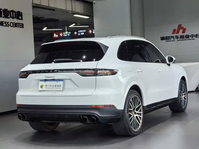 2022 Porsche Cayenne S 2.9T Platinum Edition