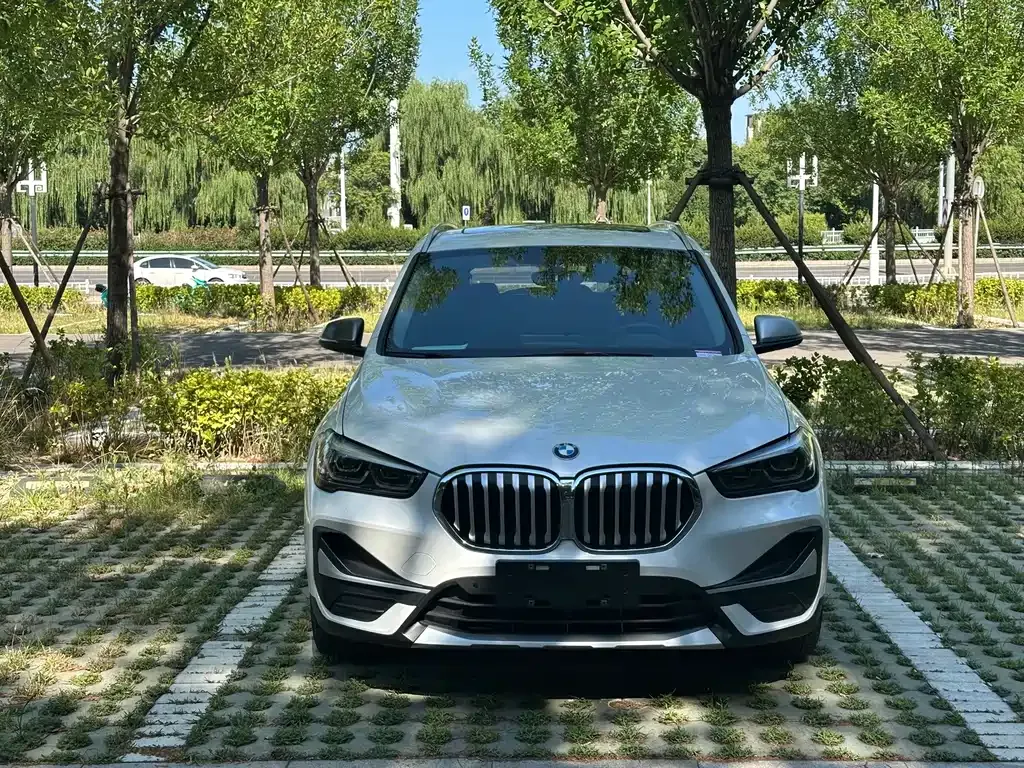 2022 BMW X1