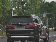 2020 BMW X7 xDrive40i, чёрный — фото 4