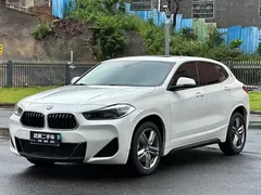2022 BMW X2 M, белый — фото 1