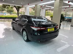 2021 Toyota Camry 2.5G Luxury, чёрный — фото 8