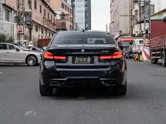 2022 BMW 5 Series 5 540i Fashion M, чёрный — фото 4