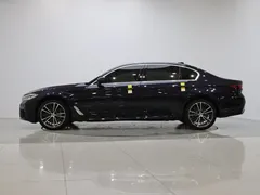 2023 BMW 5 Series 5 530Li M, чёрный — фото 7