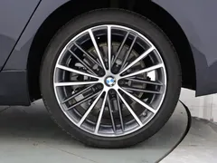 2023 BMW 5 Series 5 530Li M, чёрный — фото 13