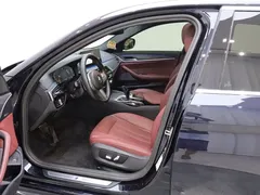 2023 BMW 5 Series 5 530Li M, чёрный — фото 18