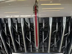 2023 Hongqi HS3 2.0T 4WD — фото 18