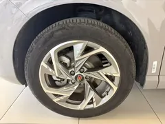 2023 Hongqi HS3 2.0T 4WD — фото 19