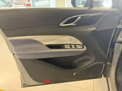 2023 Hongqi HS3 2.0T 4WD — фото 23