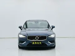 2023 Volvo S60 — фото 2