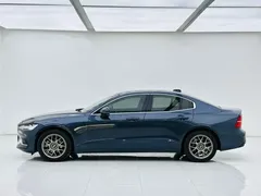 2023 Volvo S60 — фото 4