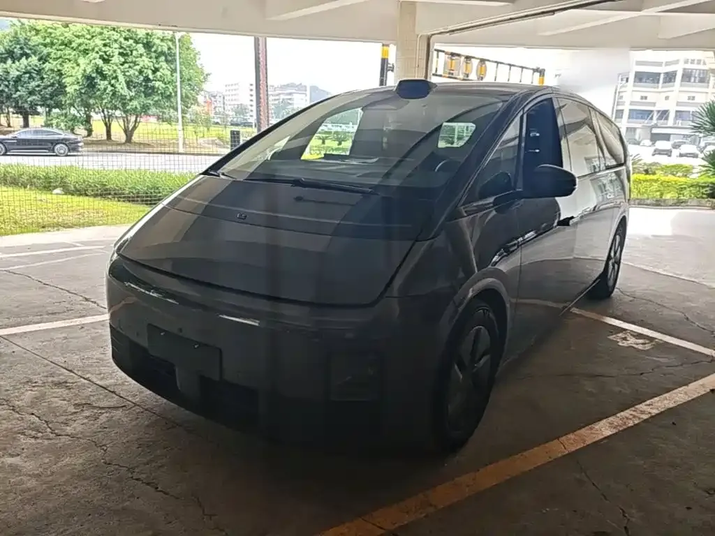 2024 Li Auto MEGA Ultra