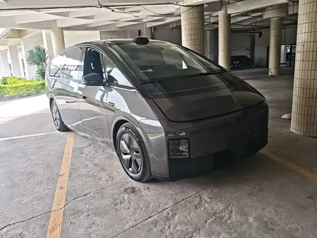 2024 Li Auto MEGA Ultra