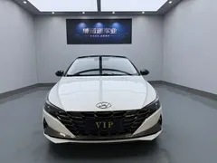 2022 Hyundai Elantra 1.5L CVT LUX Premium, белый — фото 2