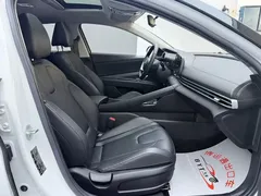 2022 Hyundai Elantra 1.5L CVT LUX Premium, белый — фото 8
