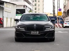 2021 BMW 5 Series 540i Fashion M Sport Package, чёрный — фото 2