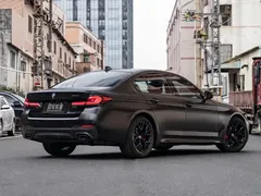 2021 BMW 5 Series 540i Fashion M Sport Package, чёрный — фото 3