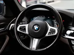 2021 BMW 5 Series 540i Fashion M Sport Package, чёрный — фото 10