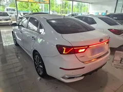 2020 Kia Cerato 1.5L CVT Fashion, белый — фото 5