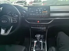 2020 Kia Cerato 1.5L CVT Fashion, белый — фото 10