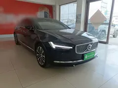 2023 Volvo S90 B5 Luxury, чёрный — фото 4