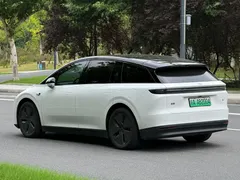 2025 Li Auto i6 2WD Standard, белый — фото 7