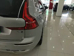 2022 Volvo XC60 4WD Zhiyi Luxury — фото 8
