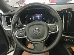 2022 Volvo XC60 4WD Zhiyi Luxury — фото 11