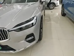 2022 Volvo XC60 4WD Zhiyi Luxury — фото 24