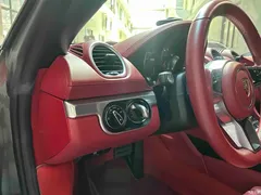 2022 Porsche 718 Boxster 2.0T — фото 7