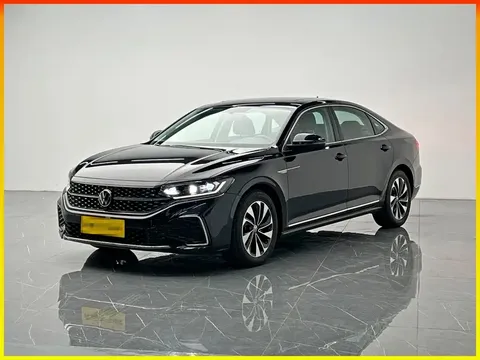 2023 Volkswagen Passat 330TSI Elite
