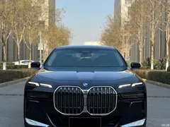 2023 BMW 7 Series 735Li Luxury Package — фото 2