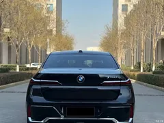 2023 BMW 7 Series 735Li Luxury Package — фото 12