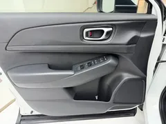 2023 Honda Vezel 1.5L CVT Pioneer, белый — фото 11