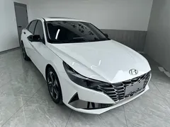 2022 Hyundai Elantra 1.5L CVT LUX Premium, белый — фото 3