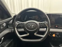 2022 Hyundai Elantra 1.5L CVT LUX Premium, белый — фото 10