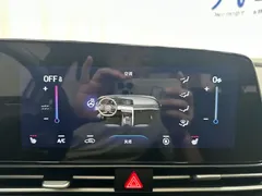 2022 Hyundai Elantra 1.5L CVT LUX Premium, белый — фото 14