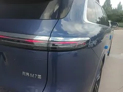 2026 Aito M7 EV Max Long Range 5-seat 192-line LiDAR, синий — фото 24