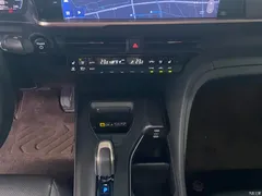 2023 Toyota Crown SportCross 2.5L SportCross HEV 2WD Premium — фото 6