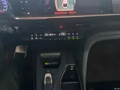 2023 Toyota Crown SportCross 2.5L SportCross HEV 2WD Premium — фото 10