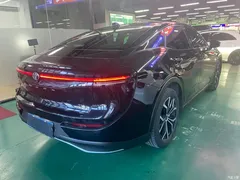 2023 Toyota Crown SportCross 2.5L SportCross HEV 2WD Premium — фото 16