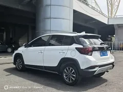 2022 Toyota Yaris L Zhixuan X 1.5L CVT Luxury Plus, белый — фото 3