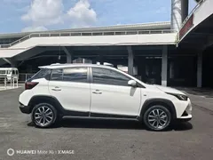 2022 Toyota Yaris L Zhixuan X 1.5L CVT Luxury Plus, белый — фото 6