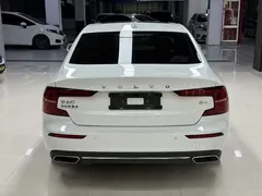 2022 Volvo S60 B4 Sport, белый — фото 8