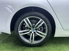 2022 BMW 5 Series 5 530Li xDrive, белый — фото 19