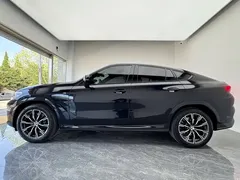 2023 BMW X6 xDrive30i M, чёрный — фото 8