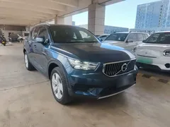 2022 Volvo XC40 T4 4WD, синий — фото 4