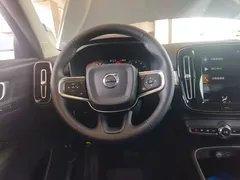 2022 Volvo XC40 T4 4WD, синий — фото 11